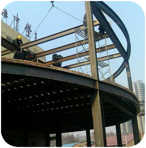 4、支設(shè)模板進(jìn)行澆筑混凝土