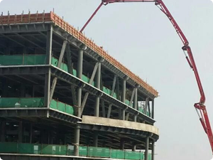 6.把鋼梁按照相對應的軸線的放到相應的位置